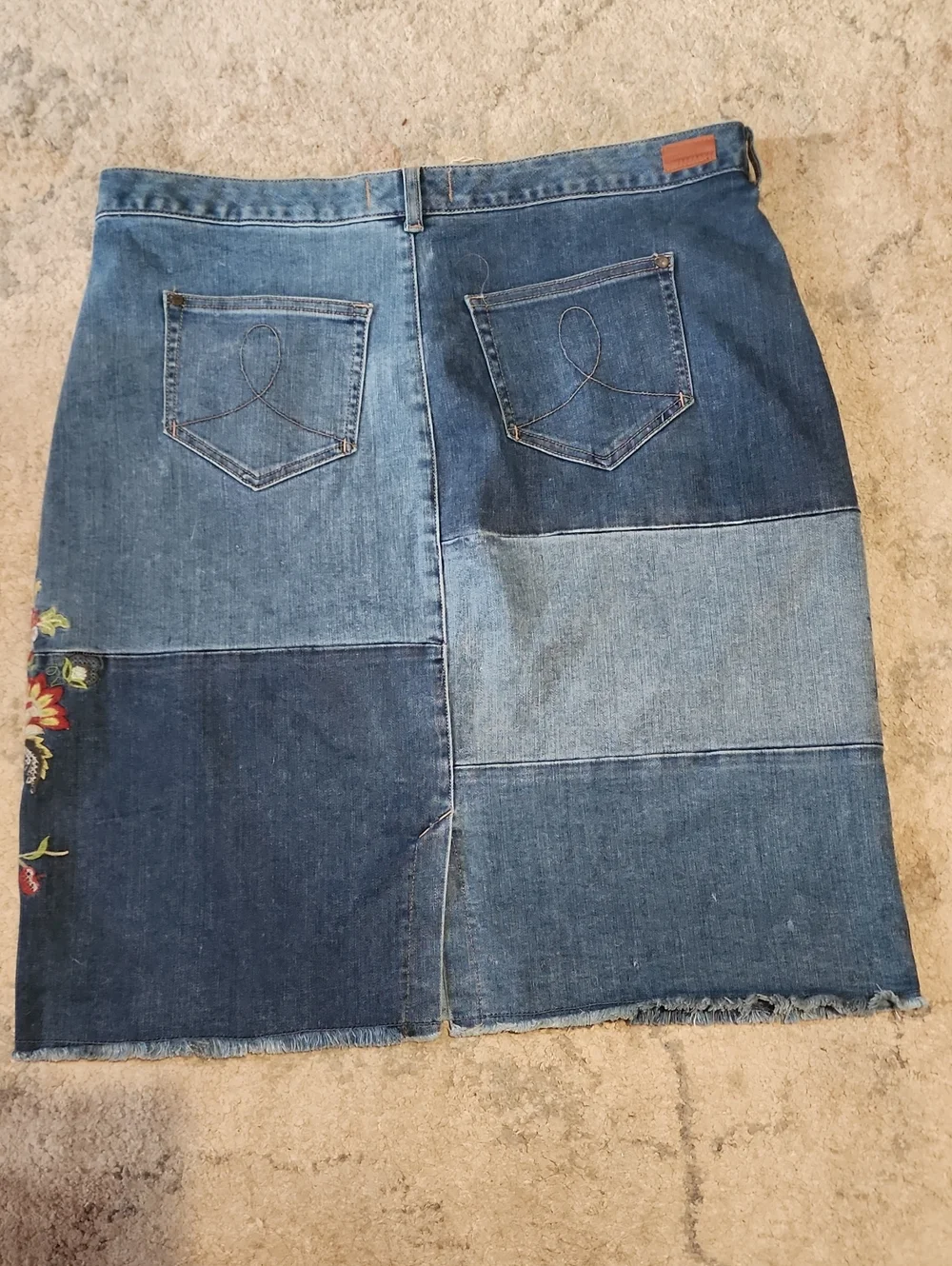 Sundance Driftwood Patchwork XL Embroidered Denim Skirt Frayed Raw Hem Blue Boho